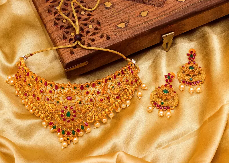 antique gold Alloy necklace sets
