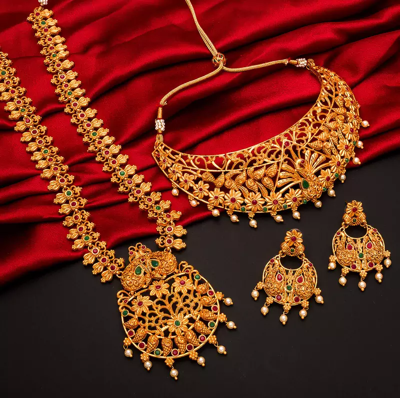 antique gold Alloy necklace sets