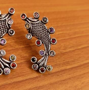 Multicolor studs 2