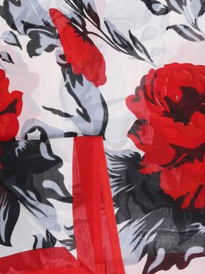 Off White Floral Printed Georgette Sarees With Blouse 5