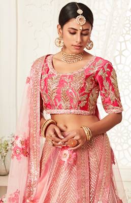 Hypnotizing Pink Zari Sequins And Thread Embroidered Designer Net Lehenga Choli 2