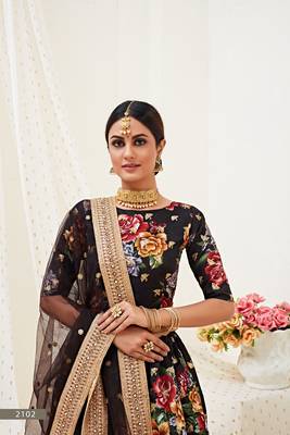 Black embroidered art silk semi stitched lehenga 3