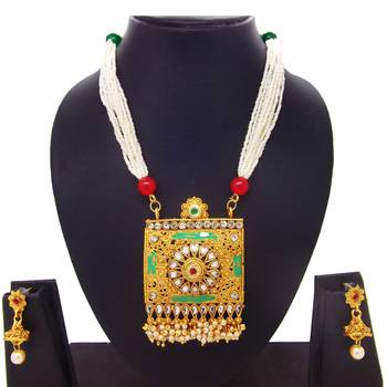 Gold zircon   necklaces 3