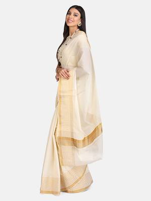 Cream Embroidered Cotton Saree With Blouse 3