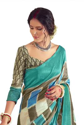 White printed cotton saree with blouse 2