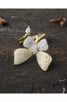 smart  beautiful delicate ring