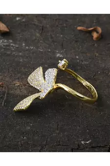 smart  beautiful delicate ring