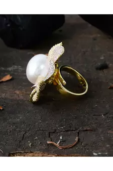 pearl flower design cocktail ring