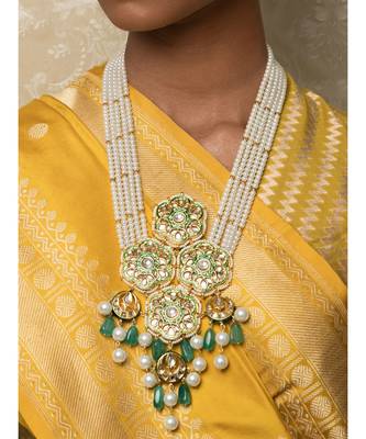 Jazzy Enamelled Green Kundan  Jade And Pearls Necklace 1