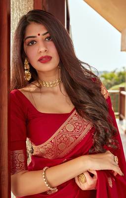 Red woven Banarasi silk blend saree with blouse 3