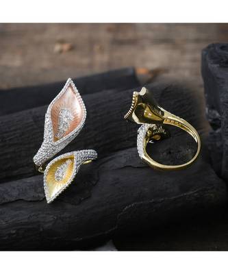 three tone leaf pattern designer diamond ring 1