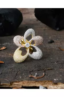 three tone stylish flower pattern classy ring