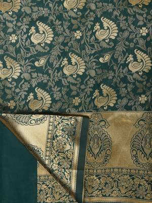 Green Woven Banarasi Saree With Blouse 3