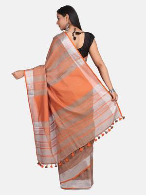 Grey Hand Woven Linen Saree With Blouse 5