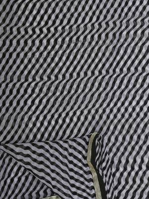 White Printed Chiffon Saree With Blouse 5