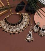 Black necklace-sets