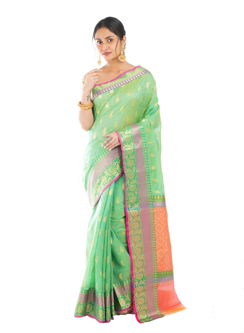 Bunkaari India Women Silk Blend Banarasi Zari saree