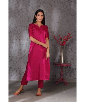 Pink art silk kurta set paired with scalloup duppatta 2