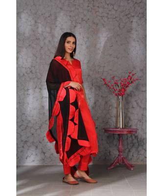 Red art silk kurta set paired with scalloup duppatta 1