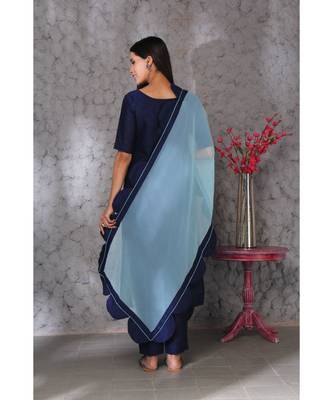 Blue art silk kurta set paired with scalloup duppatta 3
