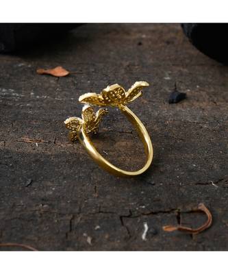golden silver delicate cute flower design diamond ring 2