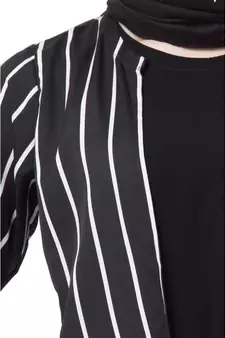 Being Traditional Abaya – Double Layered, Striped Pattern Full Sleeve, Crepe Black