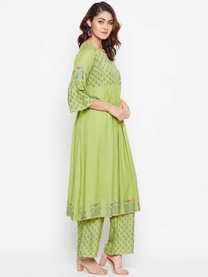 Women Block Printed Gethered Kurta Pallazo Set 4
