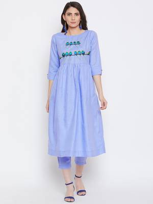 Women Embroidered Kurta Pant Set 1