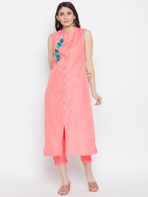 Women Embroidered Kurta Pant Set 1