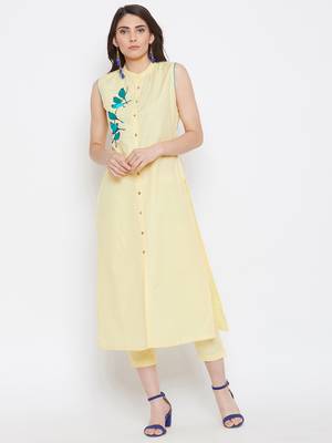 Women Embroidered Kurta Pant Set 1