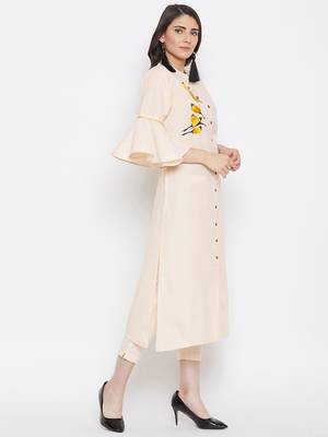 Women Embroidered Kurta Pant Set 2
