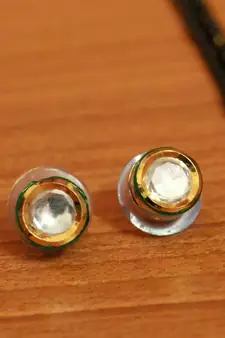 White mangalsutra