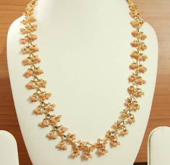 Beige crystal necklaces 1