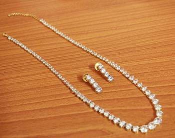 White necklace-sets 1