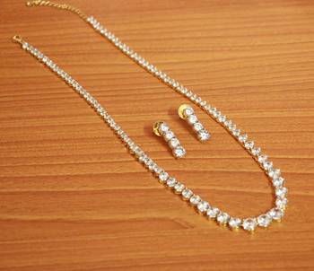 White necklace-sets 2