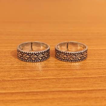 White toe-rings 1