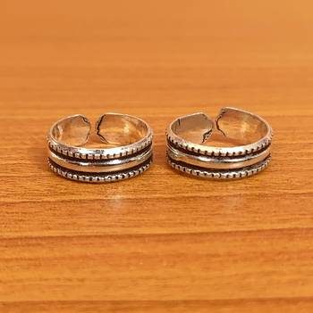 White toe-rings 1