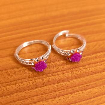 Pink toe-rings 2
