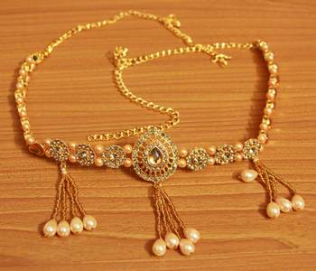 Gold waist-belt 1