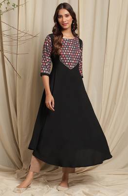 Black printed crepe short kurtis 2