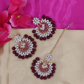 Maroon pearl maang-tikka 1