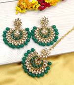 Green pearl maang-tikka