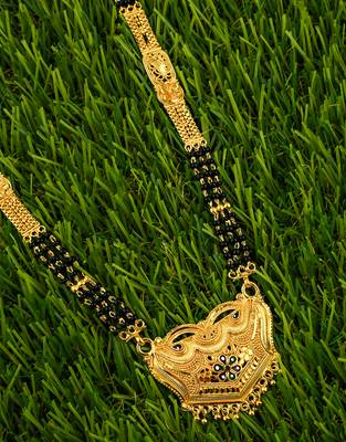 Gold mangalsutra 3