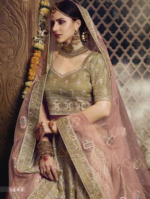 Golden embroidered georgette semi stitched lehenga 2