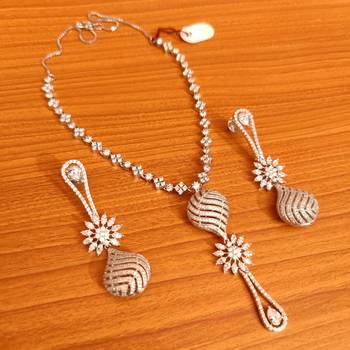 White necklace-sets 1