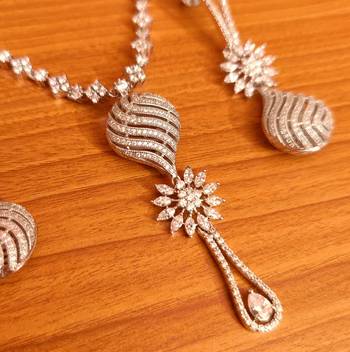 White necklace-sets 2