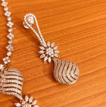 White necklace-sets 3