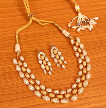 White necklace-sets 1
