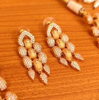 White necklace-sets 2