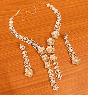 White necklace-sets 1